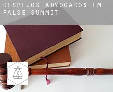 Despejos advogados em  False Summit