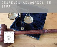 Despejos advogados em  Straß