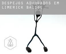 Despejos advogados em  Limerick Bridge